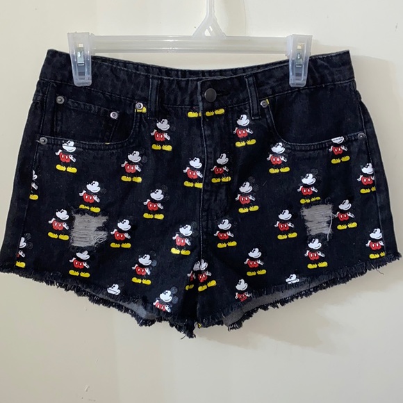 NWT Forever 21 Disney Mickey Mouse Shorts Size 29 - Picture 1 of 6
